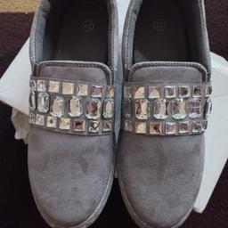 Brand new in box
Womens grey flat slip on canvas shoes
Lovely diamond detailing
Size 4 Eur 37
Grey colour
£10
Smoke free pet free house
Message me for postage enquiries

See my other ads for more items
Thankyou