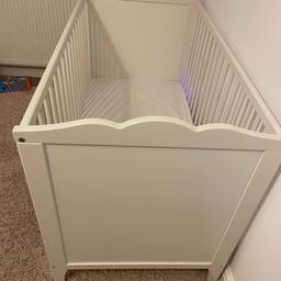 White cot bed

Free to good home 

Cot only not the mattress as well bin that, no longer needed.

Size
Height 70 cm
Length. 124 cm
Width 65cm
