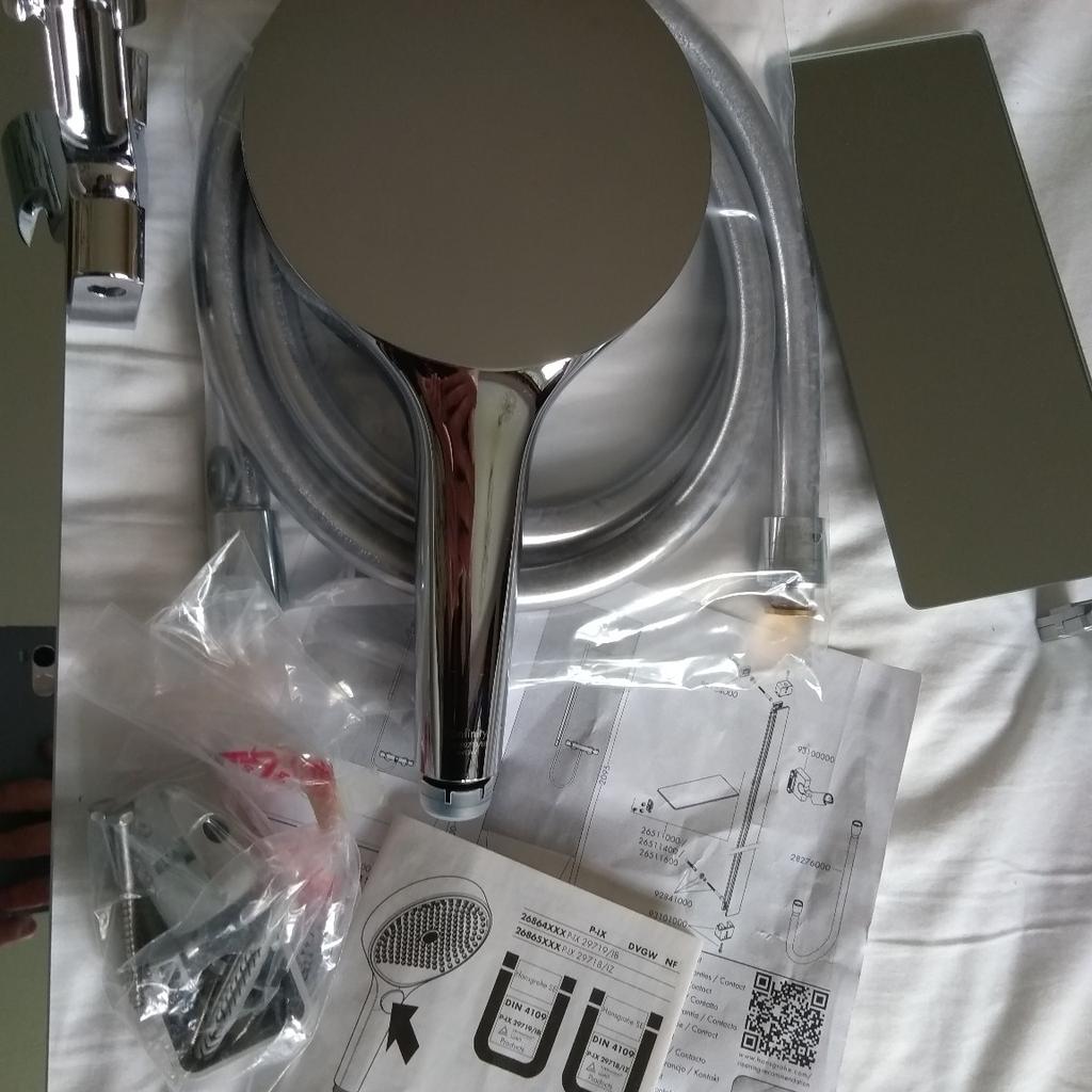 Rainfiniy 130 3 jet Shower set in chrome and mirror. Head, hose , mirror slide rail and mirror shelf for shampoo/gel. All unused with hose and fixings in sealed bags. It does Not come with the plumbing behind the wall . Collection only