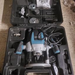This is a job lot of 5 power tools and 110v transformer (not in pics)

Erbauer Router 2100w, used twice with spare bits (over £130 new)

MacAllister 900w planer, used once. (£60 new)

Brother label printer, hardly used, with spare tape. (£50 new)

Bosch 110v Professional Grinder, with multiple blades, used a handful of times (£60 new)

Bosch Jigsaw, used a few times with packs of blades. (£60 new)

110v Transformer (not in pics) ad new double outlet.
