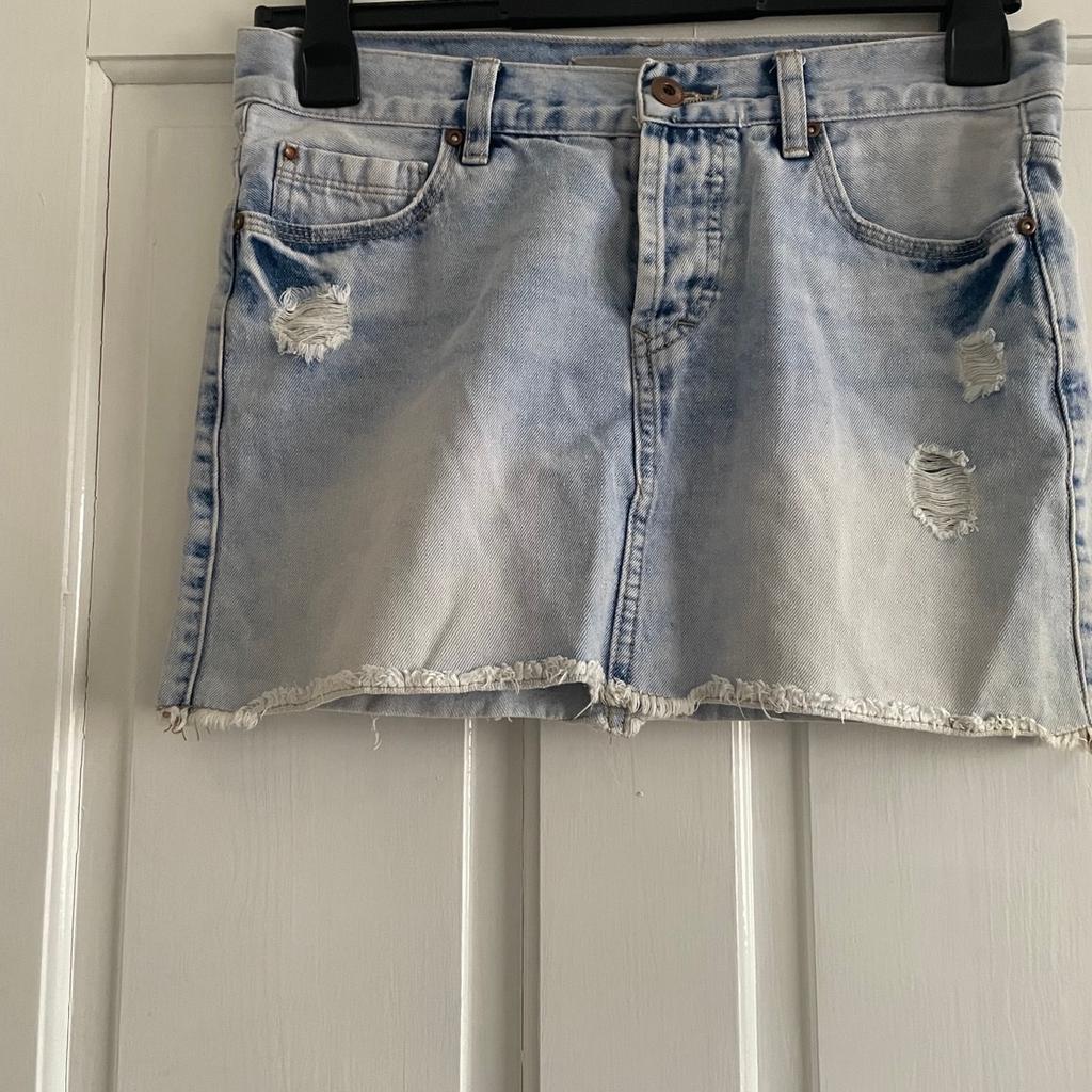 Ladies denim skirt
Size 10
Pet and snoke free home
Good used condition