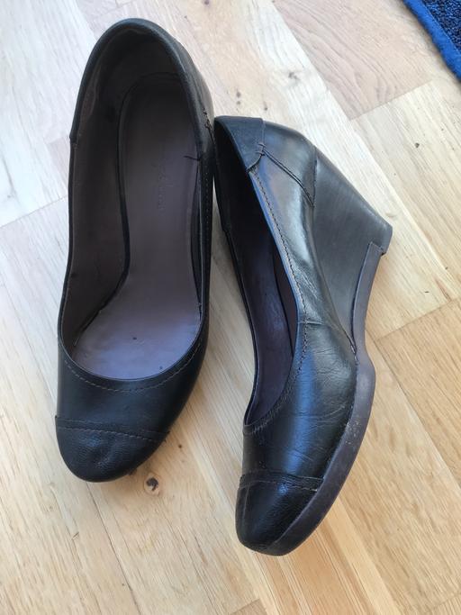 Buy & Sell Staffordshire South Staffordshire - Photos for M&S Footglove wedge heels size 6