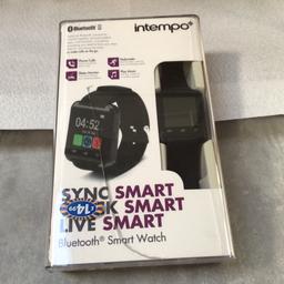 Smart Watch. As seen in pictures. Brand new, never used. Still in packaging but front of case is cracked. As seen in picture. Smoke and pet free home. Collection only.