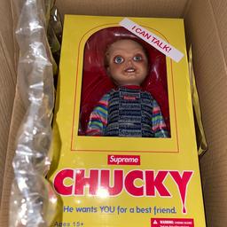 Oöppnad Supreme Chucky Doll, 15" (40cm), ÄKTA & Har kvittot från SupremeNewYork 2020).

(Pris i StockX 340€ = 3800kr)

***Vi kan mötas i hela Stockholm🙌🏼🏡