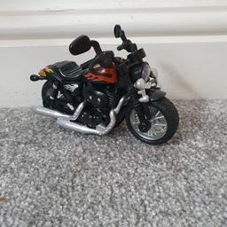 Beautiful model / toy of a Harley Davidson motorcycle, perfect for a child to add to their collection or an adult wanting to get hold of a collectors item,

this is brand new and never been used. also lights up and plays music

from a smoke and pet free home, pickup from Whalley range area blackburn.