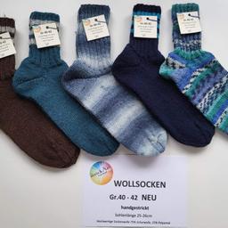Verkaufe Wollsocken Herren Gr.40-42
aus hochwertiger Sockenwolle
handgestrickt
NEU

je Paar 30€

Haustierfreier Nichtraucherhaushalt Versandkosten trägt der Käufer
Privatverkauf keine Garantie bzw. Gewährleistung,keine Rücknahme