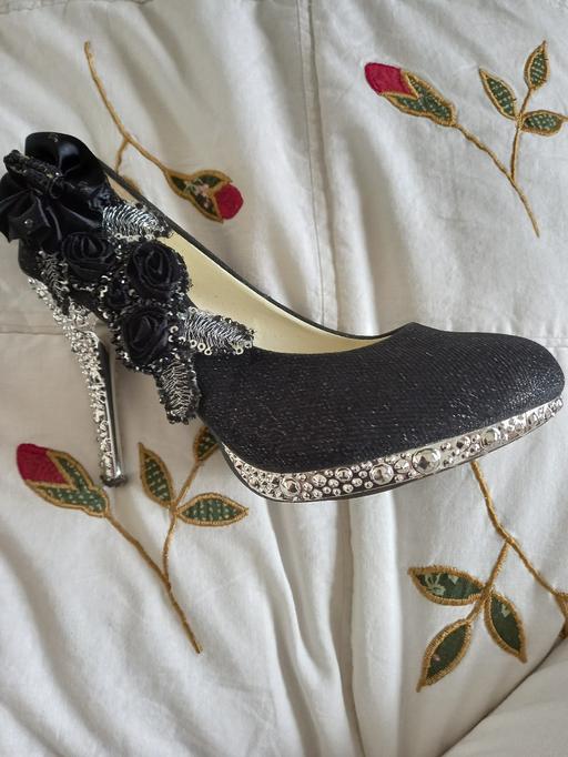 Buy & Sell Lancashire Hyndburn - Photos for Size 4 beautiful detailed black shoe