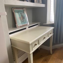 We have French style desk/table with 3 drawers for sale
Solid hard wood in one piece not a flat pack
Cream colour
In very good condition
Size: H 78cm; W 100cm; D 46cm