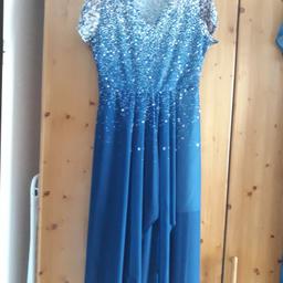 Hallo,
ich verkaufe ein Cocktailkleid in blau in Größe 38 (M).
Es ist neu und ungetragen.
Der Preis ist verhandelbar und bei Versand kommen die Kosten noch dazu.
Keine Rücknahme/Garantie.
Lg Katharina