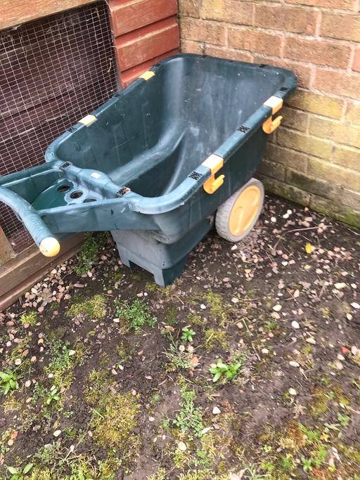 Buy & Sell Greater Manchester Stockport - Photos for Plastic wheel barrow