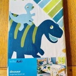 Dinosaur single bed duvet set. Brand new still in packaging. (Sold as seen-Cash on Collection only-No time wasters-LE6 area)