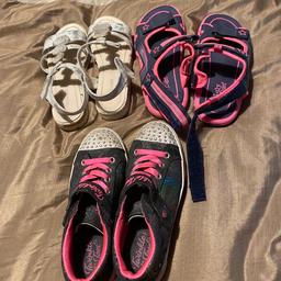 Girls 3 pair shoe bundle. All size 1. One pair of Twinkle Toes light up pumps. One pair of silver sandals. One pair of blue/pink sandals. Pet & smoke free home. Collection only. REDUCED