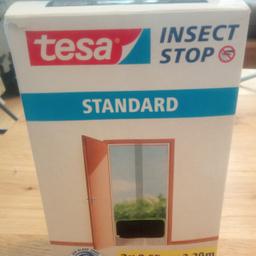 Verkaufe eine neues und original verpacktes Fliegengitter für Türen von tesa® Insect Stop. Es hat die Maße 2x 0,65 m x 2,20 m, die Farbe ist anthrazit und es ist waschbar bis 30°C. Versand innerhalb Österreich: € 4,12. Bei weiteren Fragen, einfach melden!
