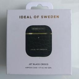 Ideal of Schweden Jet Black Croco AirPods Case 1&2 Generation. 
Diese hab ich benutzt und sie haben Gebrauchsspuren, das Gold ist etwas abgegriffen deshalb geb ich sie für 10€ her. 
Neupreis war 34,95€
( Versand kommt noch dazu )