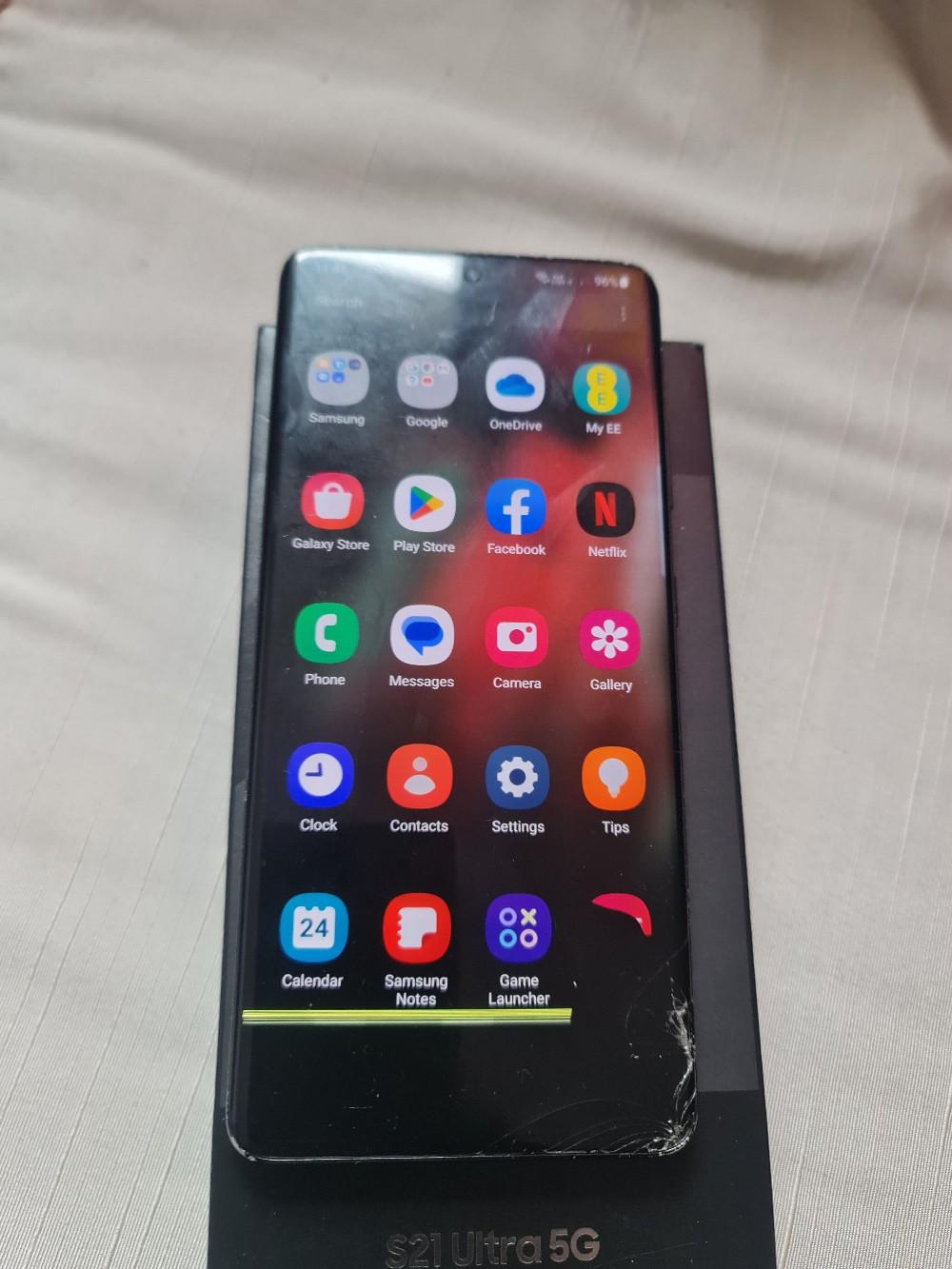 Galaxy S21 ultra 5g, screen is damaged. in E16 London for £175.00 for sale Shpock