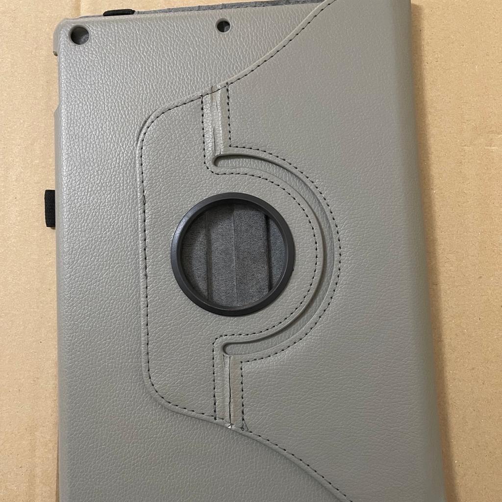 TiMOVO Case for New iPad 9th Generation
2021/8th Gen 2020/7th Gen 2019, 360 Degree
Rotating Stand Protective Cover, Smart Swivel Case with Auto Sleep/Wake Fit iPad 10.2-inch -
Space Gray Very good condition
No scratches
Collection only