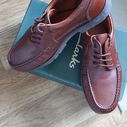 BRAND NEW PAIR OF MENS CLARKS SHOES.
SIZE 9
BROWN
VERY SMART PAIR OF SHOES
GRAB A BARGAIN