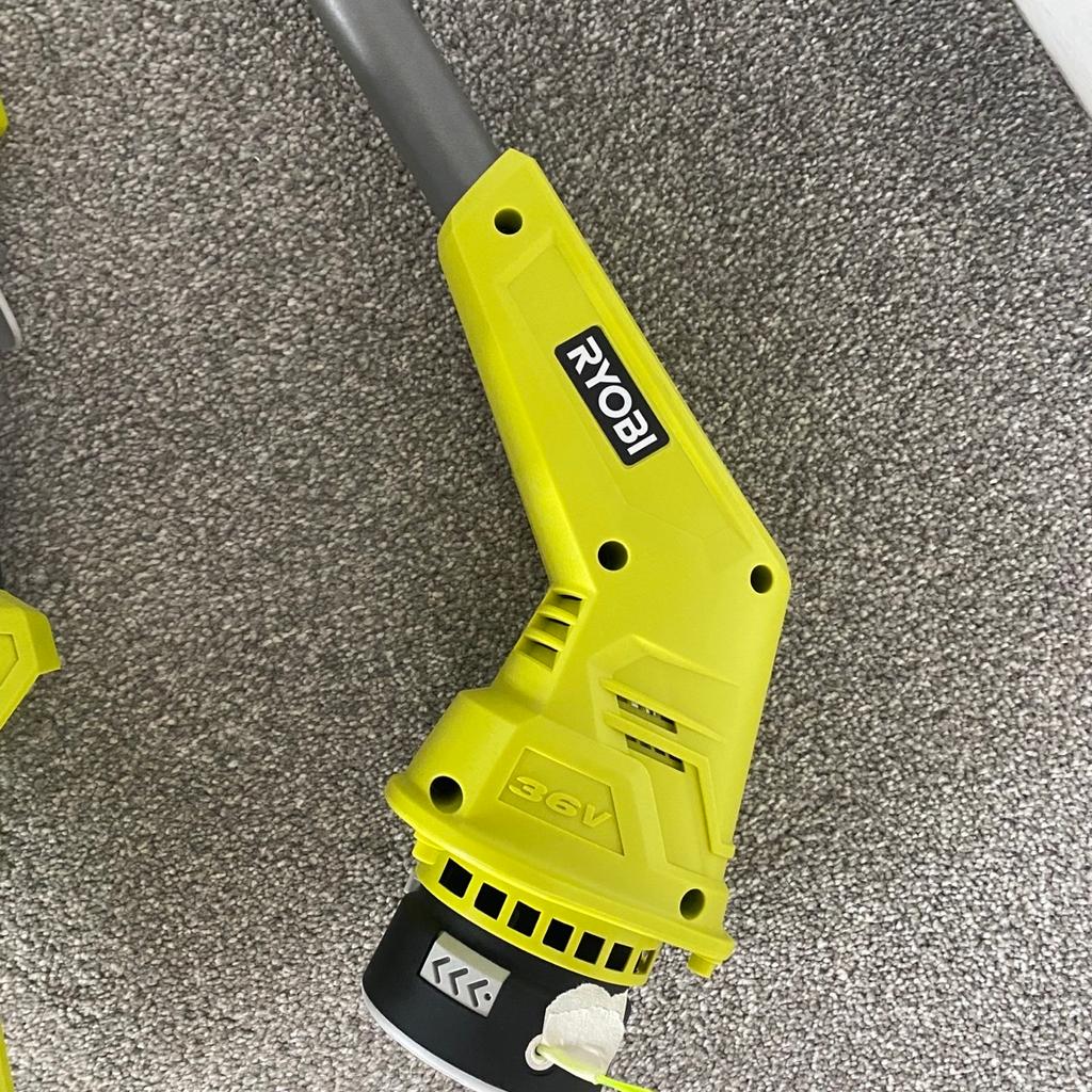 Adjustable cutting width of 28 or 33cm for maximum performance and run time
Variable speed trigger for total control during use
Ergonomic handle for comfort over extended use
All metal boom provides great durability
Using a 4.0Ah battery (not included), the Ryobi RY36LT33A-0 provides up to 38 minutes of grass trimming on a single charge. This is a bare tool - battery and charger are not included.