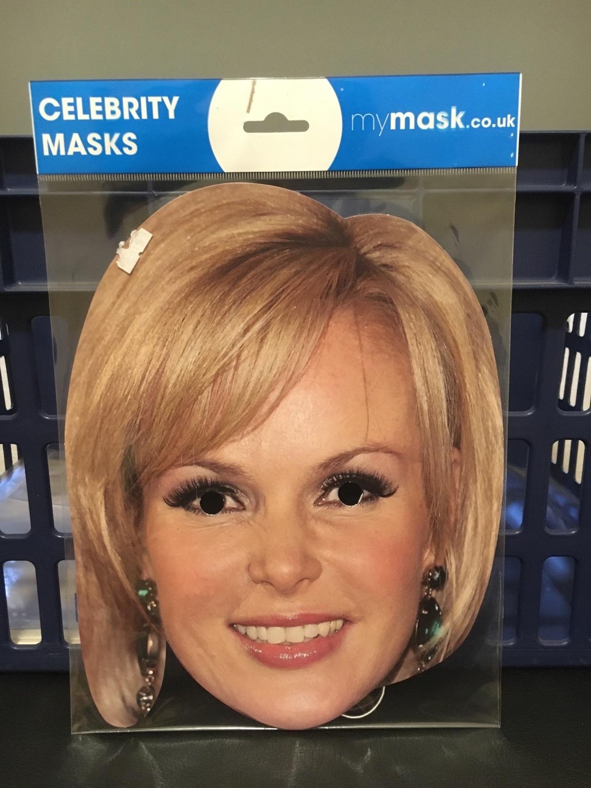 Amanda Holden Mask In Pr5 Ribble Für 3 00 £ Zum Verkauf Shpock De