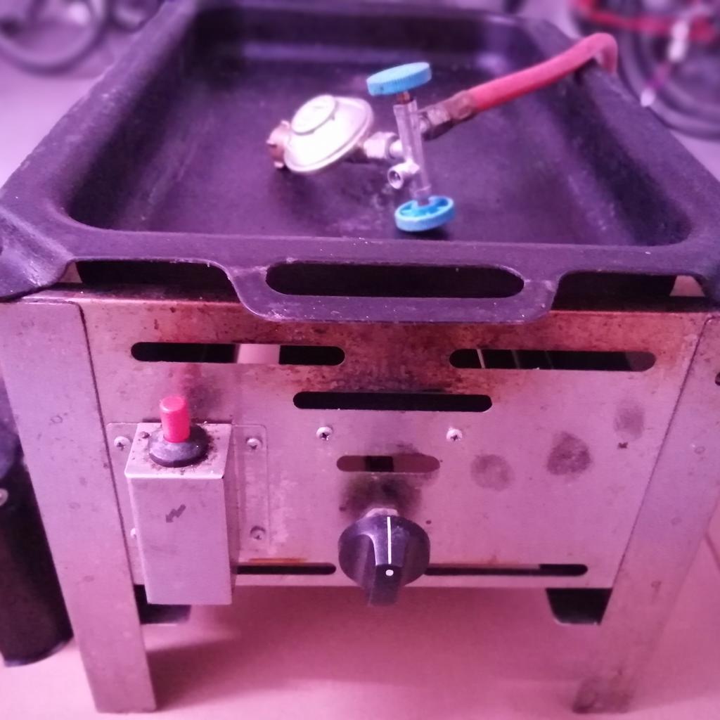 GasGrillMini und Hockerkocher in 9500 Villach for €90.00 for sale