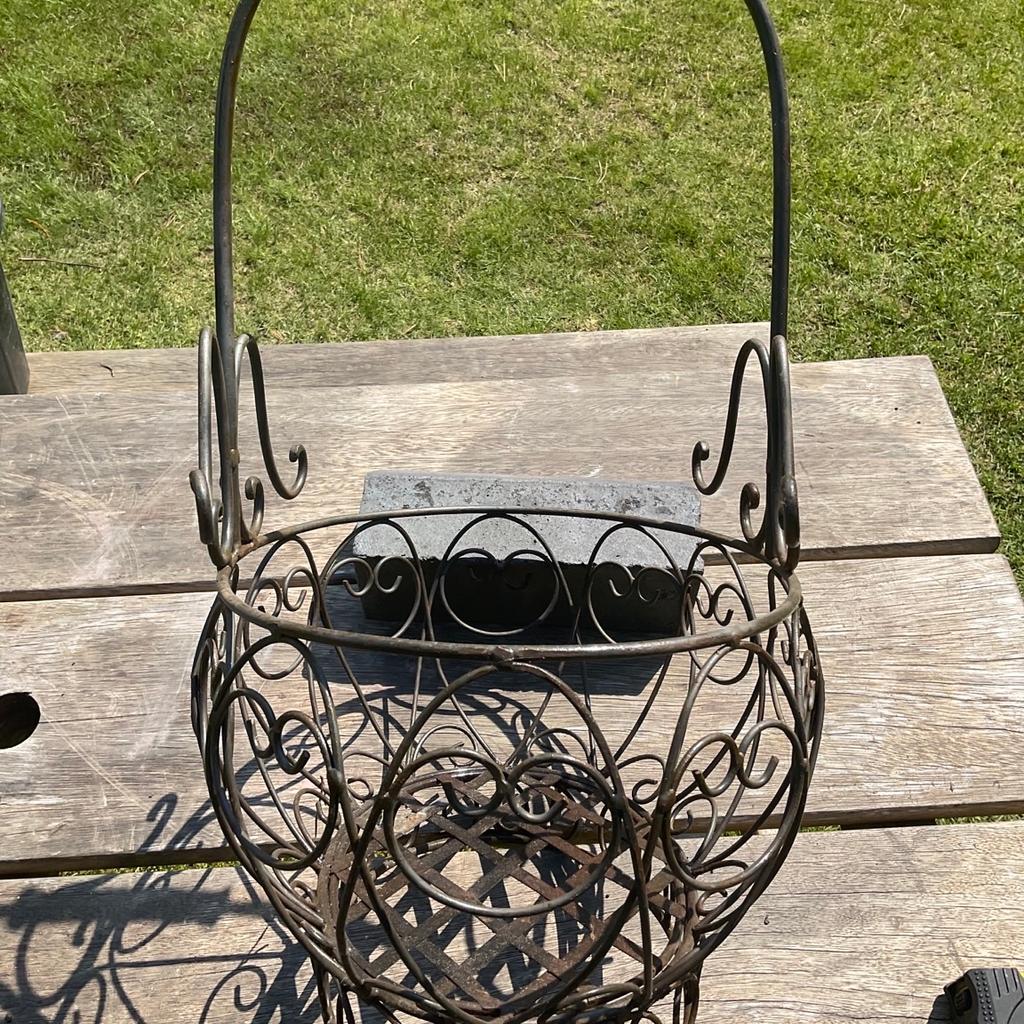 A useful wrought iron basket for floral displays inside or out.
Well constructed