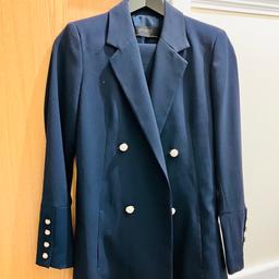 Zara suit in Navy colour with purl buttons
blazer size M
trousers size L
In very good condition.