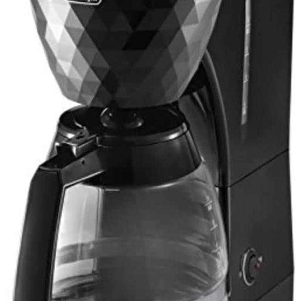 Brand New BUT DAMAGED BOX see pix's

De'Longhi 10-Cup Filter Ground Coffee Machine In Black.

Exclusive shimmering faceted finish with stylish chrome features
1.3 litres (10 cup) glass carafe with flip top dishwasher safe lid
Water level window, makes filling easier and water level visible
Non-drip device jug can be removed anytime including whilst coffee is brewing

RRP £49.99

Collect Bedford or MK
Post £8

L1UA