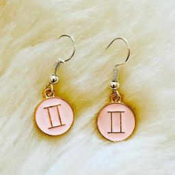 Pair of Pink Enamel Gold Plated Edges Lines Gemini Horoscope Earrings Silverplated Hooks Zodiac Sign Constellations
Double Sided 12mm Enamelled Miniblings Party Dinner Holiday Festival Accessory OOAK Cottagecore Handmade

Ask me for Buy It Now!
Send Me Offers!

Handmade with love and in new condition, designs not to be repeated it’s one of a kind, once sold it’s gone. Measurement and colour refer to photo. No box! 

Selling on Multiple platforms so First Pay First Served Basis! YES to Reasonable Offers! NO reservations/returns/combined shipping/meet-ups/swaps! Using sustainable/recycled packaging/shredded paper.

Upgrade and pay extra for track and signed postage otherwise it's sent using Royal Mail 2nd class standard delivery. Not responsible for missing parcel. No refund once item is posted! Proof of postage receipt is available on request.

#ebayFinds #cottagecore #gemini #zodiac #earrings