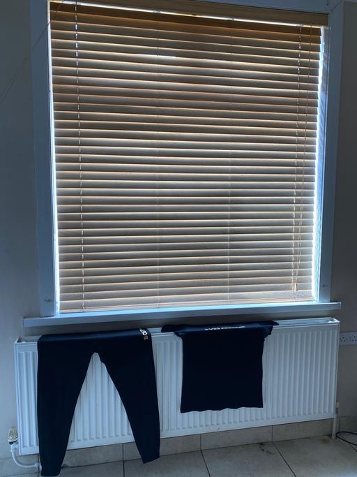 Buy & Sell County Durham Ferryhill - DL17 - Photos for 3 sets of wood blinds