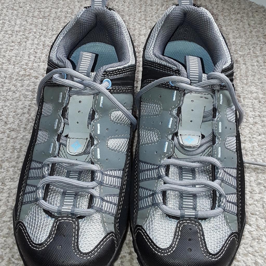 Ladies/Girls Specialized Mountain Bike Shoes black, grey,pale blue with cleat system size 3 hardly worn in good condition