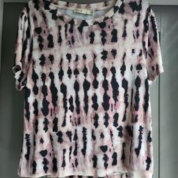Ladies Oasis top
Tie dye style
Size large
Worn only a couple of times