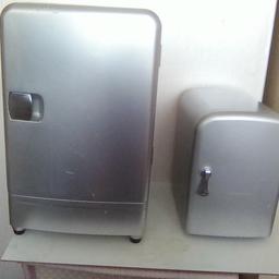 These Electric cooler boxes Ideal for your car, caravan etc consists of,
Left cooler box Large has electric supply for your car or caravan etc
Right cooler box small, has electric supply for your car or caravan etc,
Both in working order have slight cosmetic issues Otherwise in good condition Collection Only,