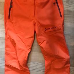 Neuwertige orangene Skihose von Scott, kaum getragen. Auch ideal für Skitouren.

Versand gegen Aufpreis möglich.

Privatverkauf, daher erfolgt der Verkauf unter Ausschluss jeglicher Gewährleistung und ohne Rücknahmemöglichkeit.

Tippfehler vorbehalten.