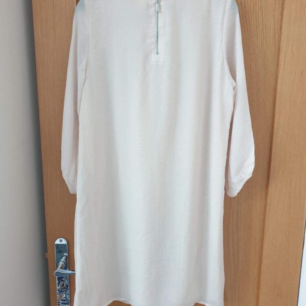 Cream h&m dresss size 38, knee lengh, has been worn a few times, generally in good condition