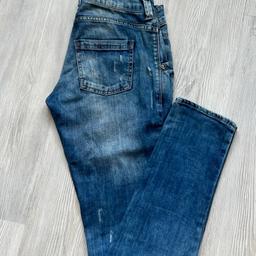 - Ripped Jeans von Zara
- Gr. 38
- verwaschner Look
- mit diversen Löchern (so gewollt)
- lang

Abzuholen in Leverkusen-Manfort, bei Versand kommt noch das Porto hinzu.