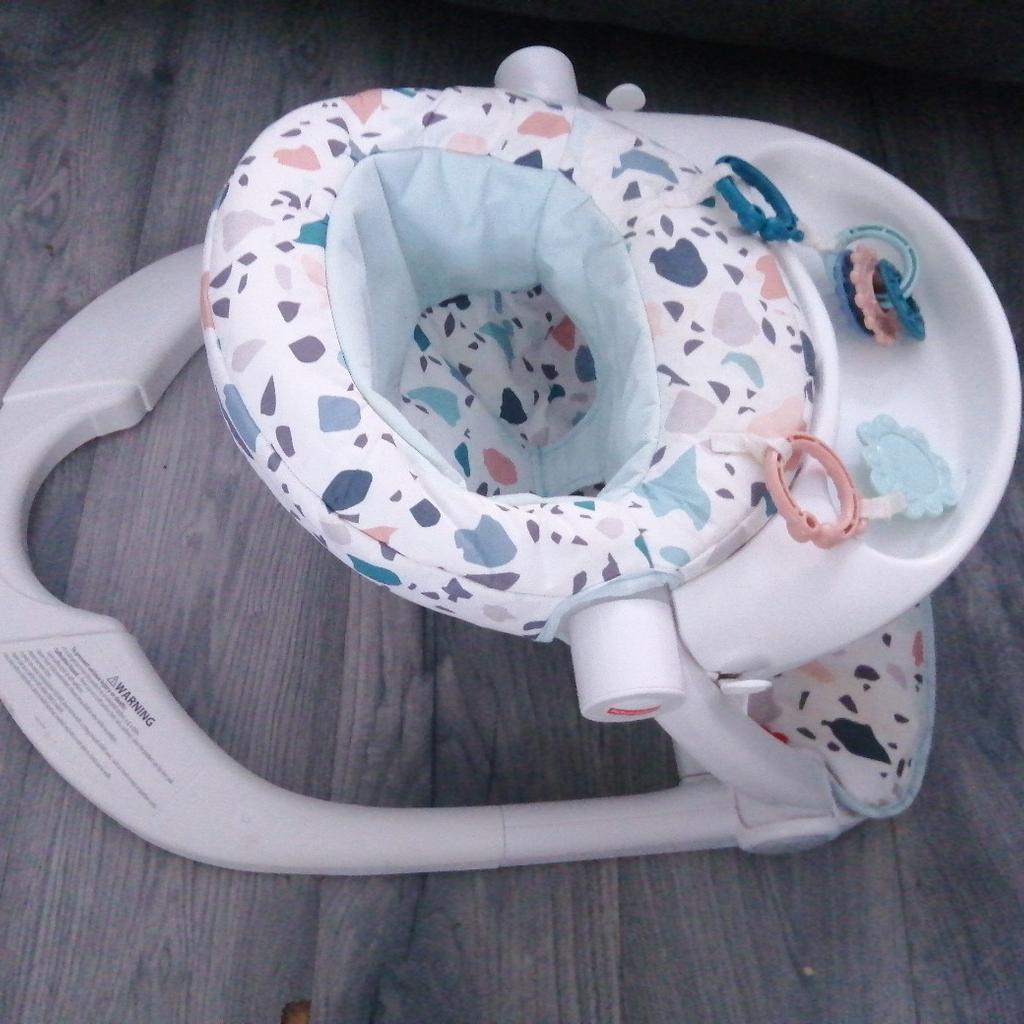 Baby floor chair unisex used twice like brand new going no box collection only