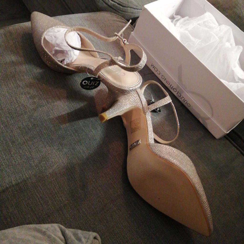 Champagne gold 3 inch heels
Boxed with tags brand new