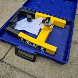heavy duty wheel clamp, Comes with 2 keys and carry case