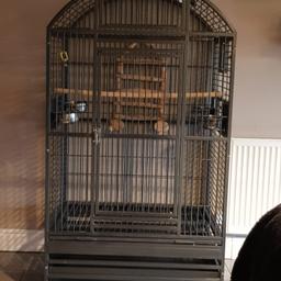 A beautiful bird cage suitable for any large bird , great condition ,
size : 5ft 4 " hieght
 3ft width
 any further questions please don't hesitate .
 £198 O.N.O
RRP 400