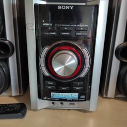 Excellent sounding 3 disc cd player with remote, brill condition . NO OFFERS PLEASE  tamworth b798rz