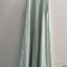- mintfarbenes Sommerkleid von H&M
- Gr. S (passt auch einer M)
- das komplette Kleid ist aus Spitze
- mit einem Unterkleid
- sehr selten getragen

Abzuholen in Leverkusen-Manfort, bei Versand kommt noch das Porto hinzu.