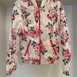 Guess Jacke in rosa mit Blumenprint
Gr XS
Wurde nur einmal getragen
Versand gerne gegen Aufpreis