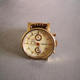 Verkaufe goldene Damen Fossil Uhr im guten Zustand. Fast keine Gebrauchsspuren.

Schmaler Arm und ich hab leider keine Glieder mehr um das Armband zu verlängern, Batterie ist leider auch leer. 