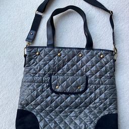 Topshop khaki and black large tote bag 
RRP £28
Quilted detail and cord fabric corners.
Short handles and detachable long handle
Three pockets inside
One large pocket on the front
Size approximately 45 cm x 40 cm
New but label is not attached