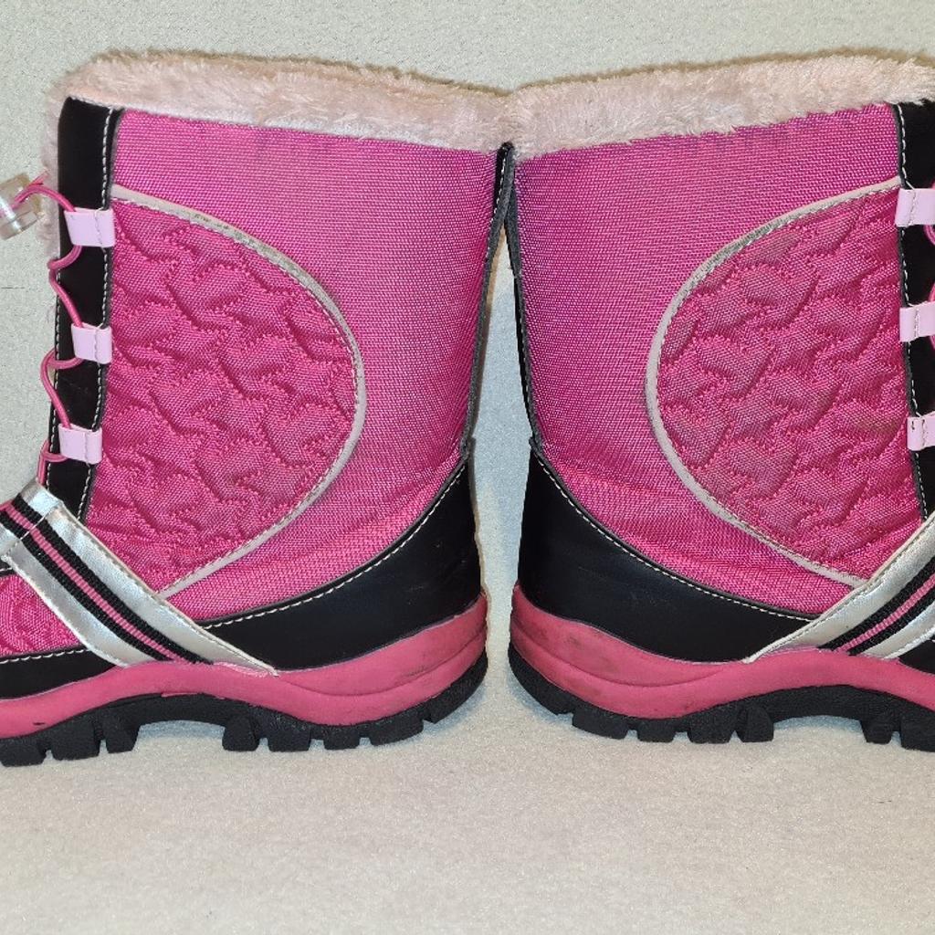 Ladies Marks And Spencer Pink S⁸now Boots In Excellent Condition Uk 4. 1st 2c will buy. See photos for condition, flaws, size and materials. I can offer try before you buy option if you are local but if viewing on an auction site viewing STRICTLY prior to end of auction.  If you bid and win it's yours. Cash on collection or post at extra cost which is £4.55 Royal Mail 2nd class. I can offer free local delivery within five miles of my postcode which is LS104NF. Listed on five other sites so it may end abruptly. Don't be disappointed. Any questions please ask and I will answer asap.