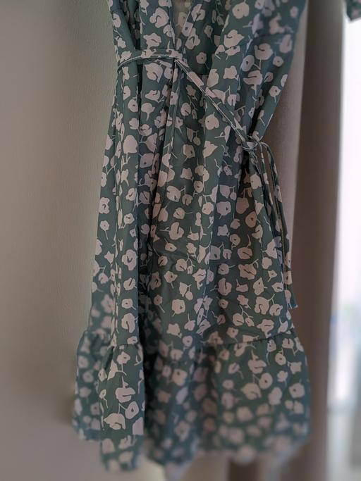 Buy & Sell Bexley Sidcup - Bexley - Photos for Ladies dress green floral wrap size small