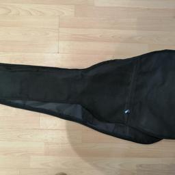 Guitar case for classical guitar
In used condition
See pictures for condition and description
Collection preferred