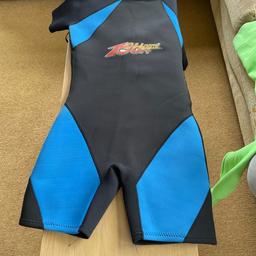 shorty medium adult or teenage child wetsuit worn handful of times brilliant for surfing kayaking etc collection only pedmore