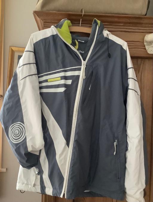 Buy & Sell South East London Chinbrook - South East London - Photos for DECATHLON heavy SKI JACKET. 