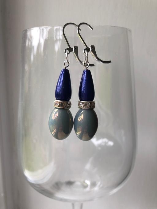 Buy & Sell Hertfordshire Dacorum - Photos for Blue and grey iridescent beaded earrings